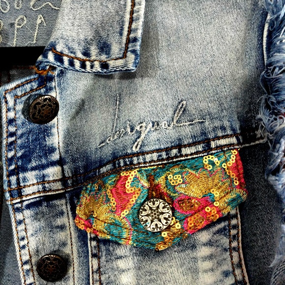 *SOLD* Desigual Sequin Embroidered Jean Jacket M - Picture 4 of 5